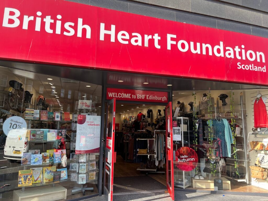 חלון הראווה של The British Heart Foundation באדינבורו, סקוטלנד